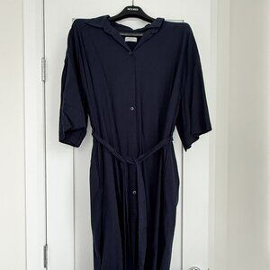ARITZIA - NAVY Linen Carnaby Shirtdress - XL ( white photos just for style )